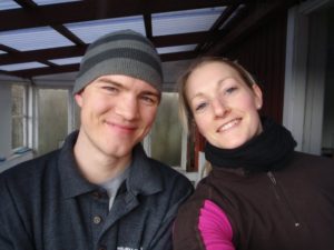 Casper er min fætter (Poul og Kirstens ældste barn og bror til Sidsel og Jonas) og Tina er hans smukke hustru. Casper og jeg er jævnaldrende (han er 11 dage ældre end mig) og vi tilbragte meget tid sammen da vi var små. Casper har, ligesom sin far og bror, hænderne skrue ordentligt på og han er derudover stærk som en bjørn (jeg fik altid tæv når vi "sloges" og det gør jeg stadig). Casper mødte Tina for maaaange år siden og de har sammen tre dejlige sønner og bor i Kærby (en "forstad til Aalborg"). Casper og Tina er nogle af de mest overskudsagtige mennesker jeg kender og Tina er den eneste jeg kender som kan prale af tre hjemmefødsler (hun er jordemoder til daglig).Man har det altid skønt i Tina og Caspers selskab og de er begge nogle meget smilende personer der altid er klar på et godt grin. Casper tager jævnligt pis på mig uden at jeg kan gennemskue det, så lad nu være med at tage alt han siger for gode varer ;-)