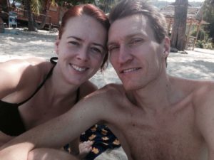 Mette og Jacob (aka Lange) er venner som Casper har beriget forholdet med. Lange og Casper kender hinanden fra fodbold og deres tid i Bilka. Nu han ligesom Casper en del af logen og de mødes så ofte det kan lade sig gøre. Mette er hans smukke kone og de bor i København sammen med deres to dejlige børn. Ifølge Casper er Lange den klogeste han kender (og det siger ikke så lidt) og det bliver til mange seriøse og mindre seriøse samtaler når logen mødes. Mette er en rigtig festabe/bypige. Hun har det bedst når der sker noget og synes det der søvn er vildt overvurderet. Der er altid festgaranti når Lange og Mette dukker op og vi glæder os til at feste månen i seng sammen med dem! 